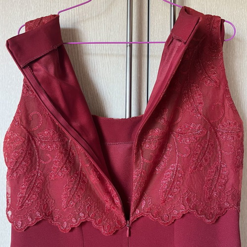 Red dress with lace used, size M