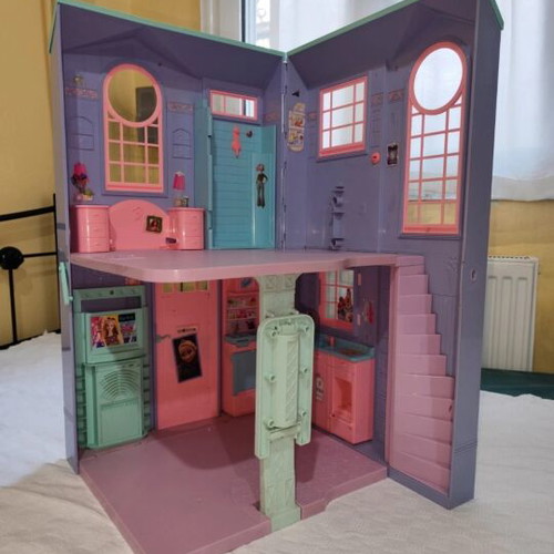 Barbie Fold N Fun Collectible Dollhouse used