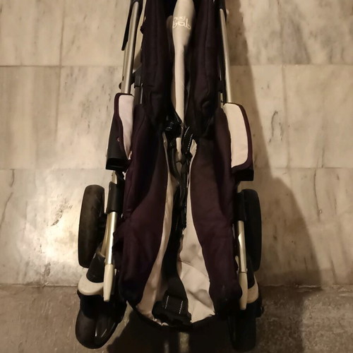 iSeeU stroller with carrycot like new