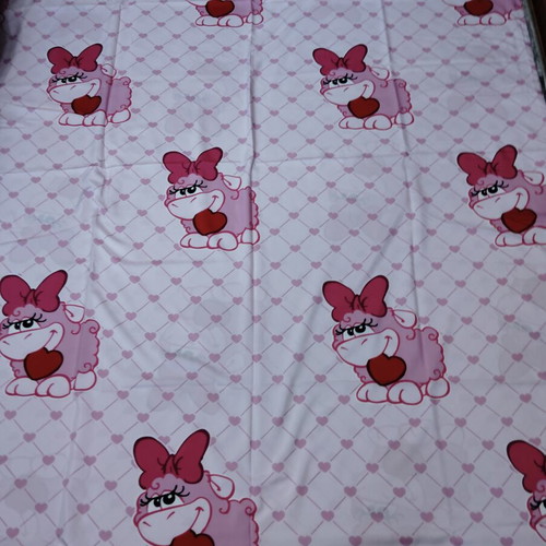 Children's bedding set with pink lamb, like new