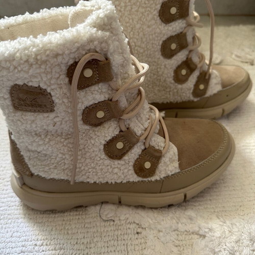 Sorel boots like new, size 36, beige