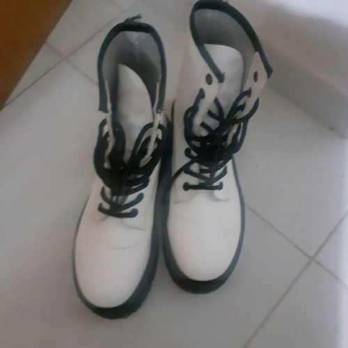 Women's white ankle boots size 37 used