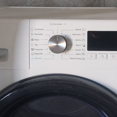 Whirlpool heat pump dryer 8kg like new