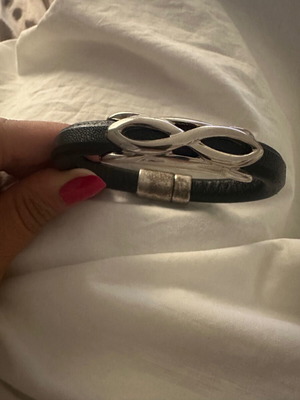Unisex infinity bracelet like new