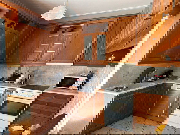 κουζινα: ντουλαπια ξυλινα μασιφ