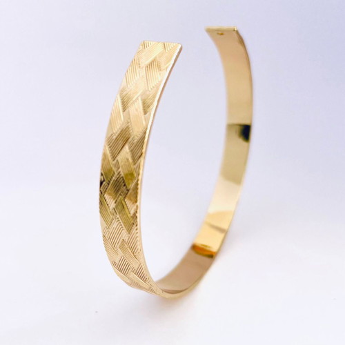 Gold bracelet with texture new, elegant Greek design