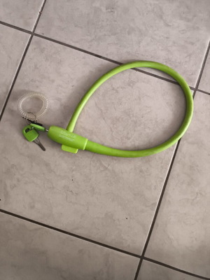Bicycle lock like new with 2 keys, flexible design