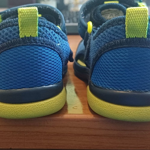 Clarks boys' sandals blue like new size 23