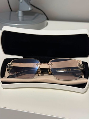 Chamelo Aura Glasses like new with color changing lenses