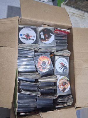 Collection of 300 DVDs without covers, various movie genres