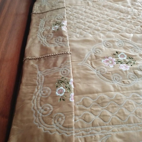 Vintage bridal quilt set with caramel pillow satin champagne