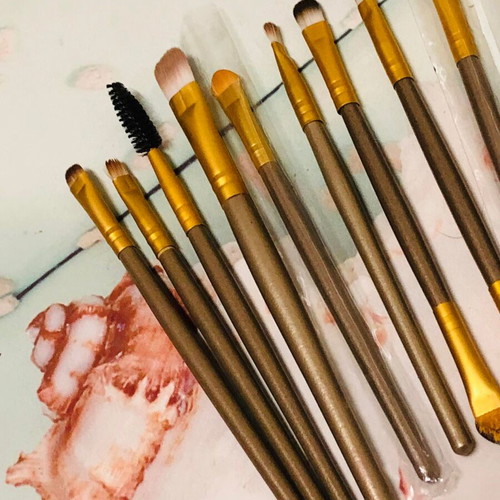 Makeup brush set of 13 pieces like new