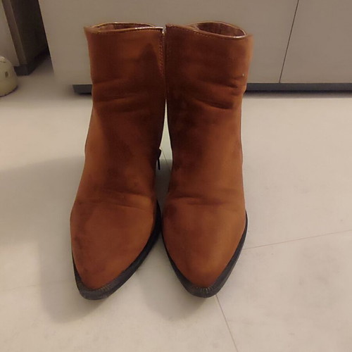 Women's tan ankle boots size 40 like new