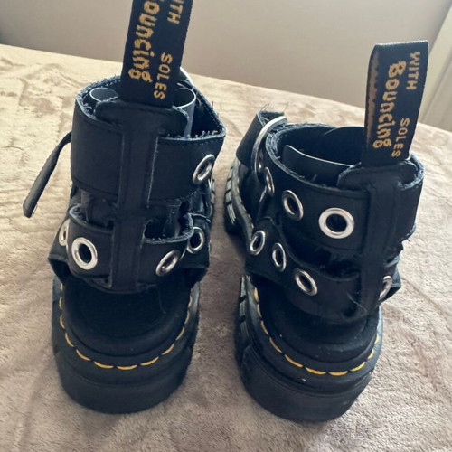 Dr. Martens Ricki HDW platform sandals black like new, size 38