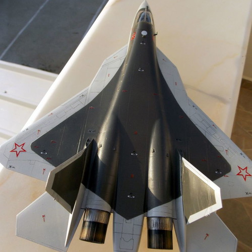 Plastic model SU-57 Felon 1/72 new with collectible paint