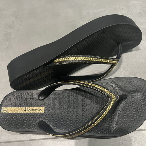 Ipanema platform flip flops used, size 39, black