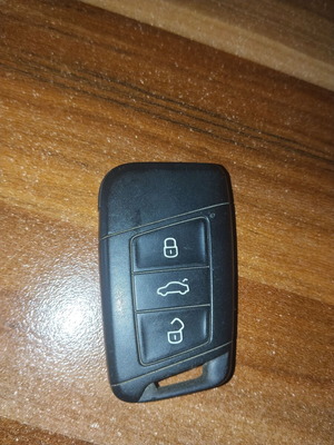 Keyless Kessy key for VW Volkswagen 3G0959752K like new