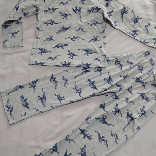 Pajama set size 7 years like new, gray with dinosaur print