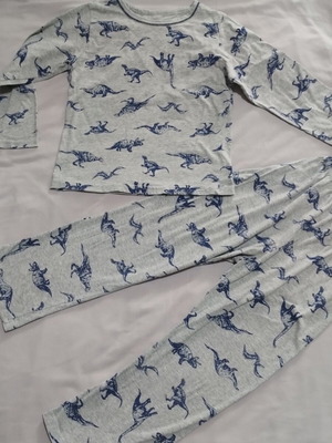 Pajama set size 7 years like new, gray with dinosaur print