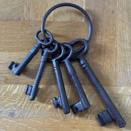 Keys of the Warden set of five, cast iron, vintage style, new