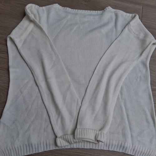 Lc Waikiki sweater used, thin fabric, white with multicolor heart
