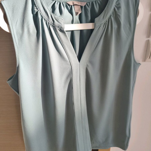 H&M medium shirt used