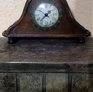 Vintage ξύλινο επιτραπέζιο ρολόι