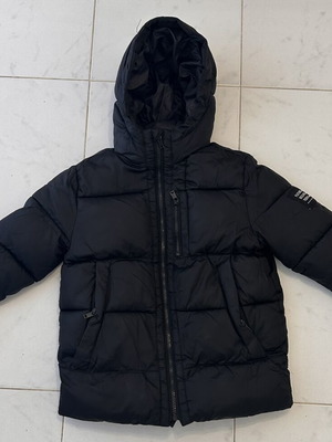 Παιδικό μπουφάν Puffer Zara Kids μέγεθος 8, μαύρο, μεταχειρισμένο