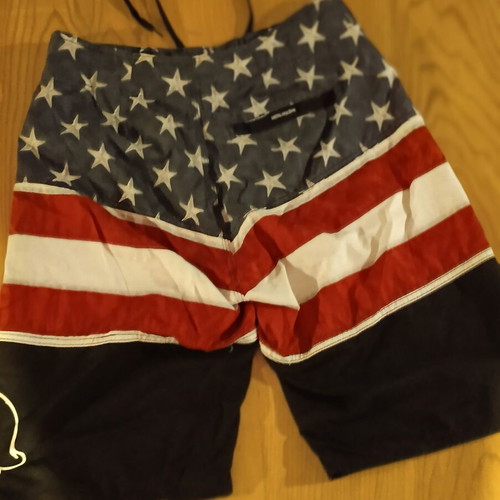 Metal Mulisha swim shorts like new, size M, multicolor
