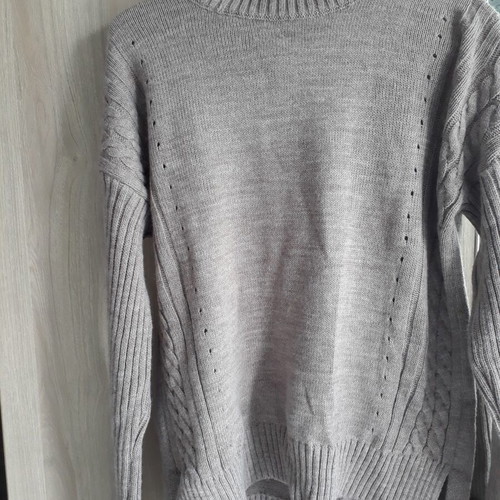 Knitted winter clothing set like new, medium small