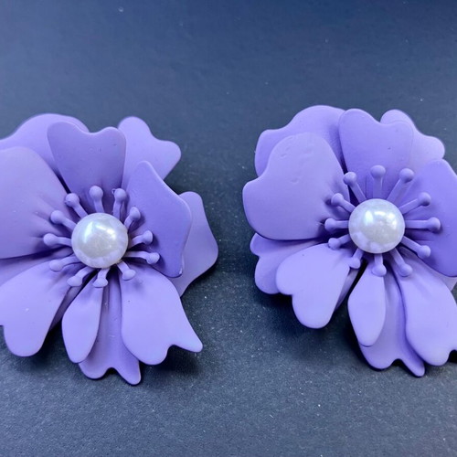 Purple flower earrings 100% new