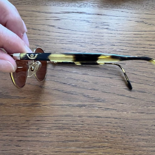 Vintage round sunglasses used with metal frame