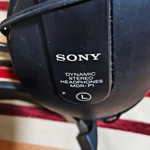 Sony and Philips headphones used, 3 pieces, wired