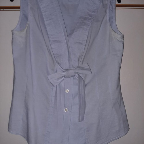 FIDELE Blue Shirt Like New with Front Bow Ties, Size M