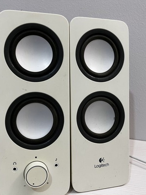 Logitech Z200 2.0 speakers used