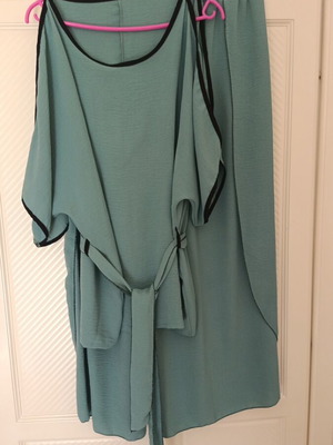 Turquoise women's set with wide blouse and pants