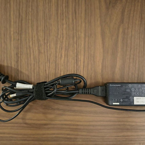 Lenovo V110-15ISK laptop like new, i3-6006U, 8GB RAM, 240GB SSD + 500GB HDD
