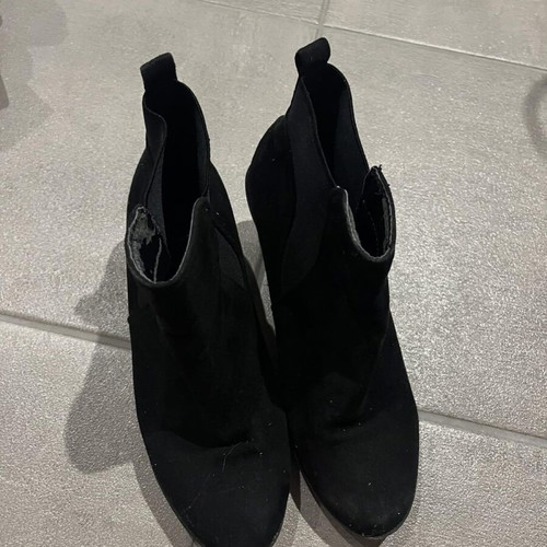 Heeled boots like new, size 38, black