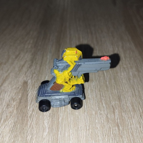 Skateboardmania Ra-ta-ta collectible skater figure like new