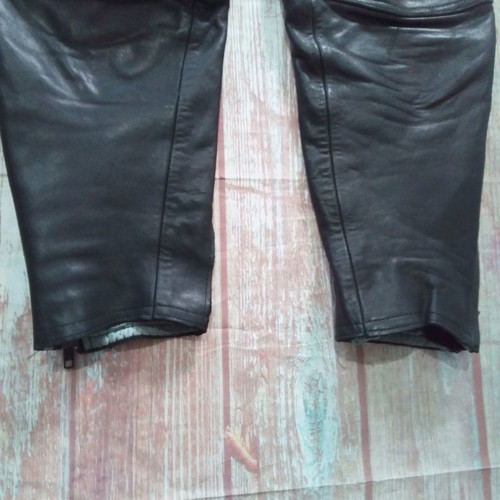 Vanucci leather motorcycle pants used No 48 with knee protectors