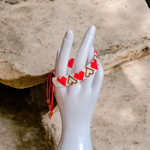 Handmade bracelet with heart beads Miyuki and macrame made to order