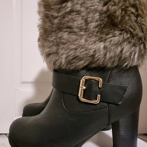 Booties No. 37 like new with fur lining and 8cm heel