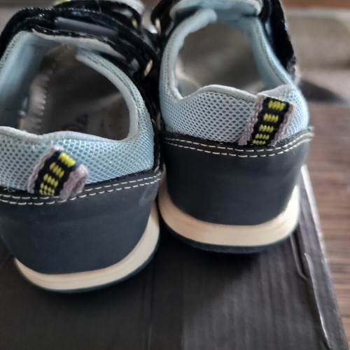 Junior sandals for boys size 25 like new, blue