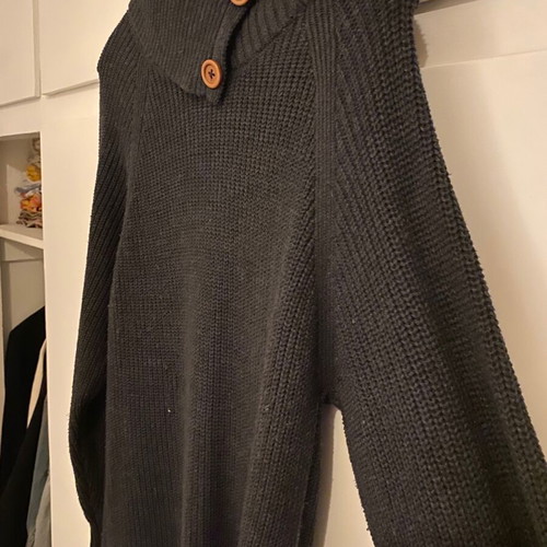 Long sweater like new, size Medium