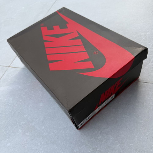 Jordan 1 Low Mocha sneakers like new, size 44, Travis Scott