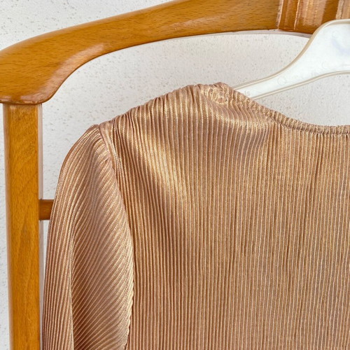 Dress like new pink and gold with front tie elastic