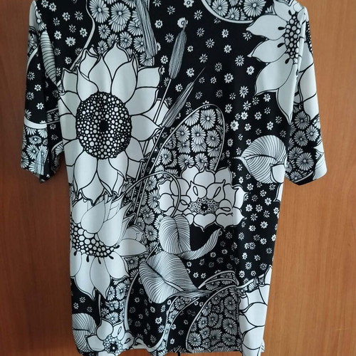 Short-sleeve wrap blouse new, size 4XL, black and white