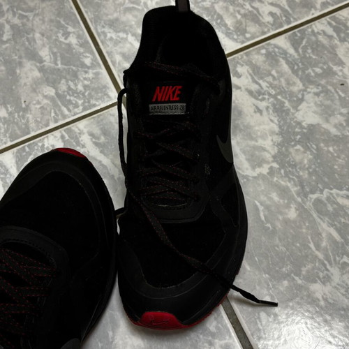 Nike Zoom Air Relentless 26 Gore-Tex athletic shoes used, sizes 42.5-43, black and red