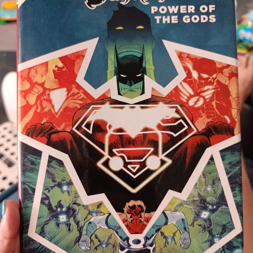 DC comic hardcover like new, English