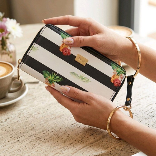 Verde women's wallet like new with tropical design